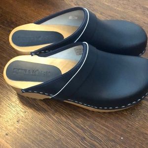 Bjork Maja navy open back wood clogs. Worn once.